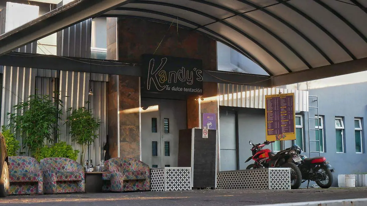 Bar Kandys (2)